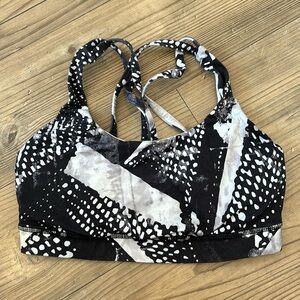 Lululemon sports bra